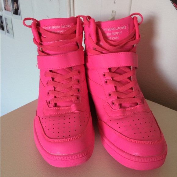 raised heel sneakers